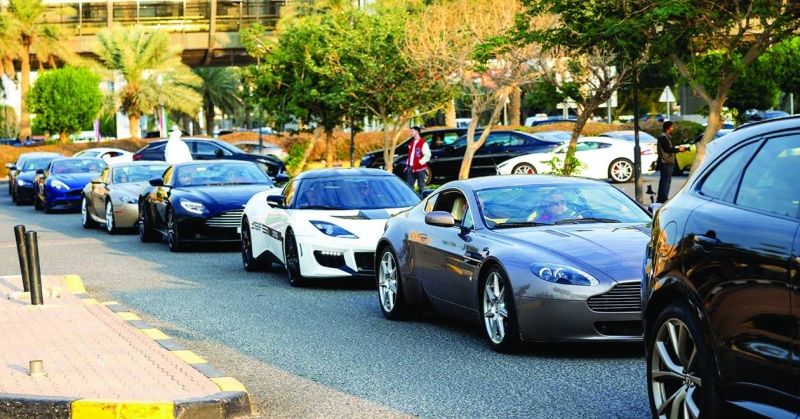 السفارة البريطانية تنظم «رالي السيارات» على شارع الخليج