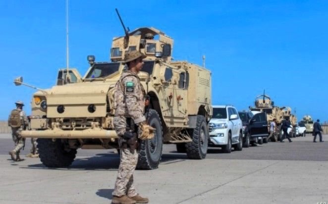"لا يمثّل اليمنيين".. التحالف يصدر بيانًا بشأن مقتل وجرح جنود سعوديين في حضرموت 
