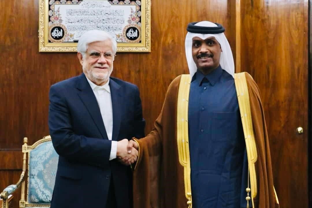 النائب الأول للرئيس الإيراني يجتمع مع سفير دولة قطر