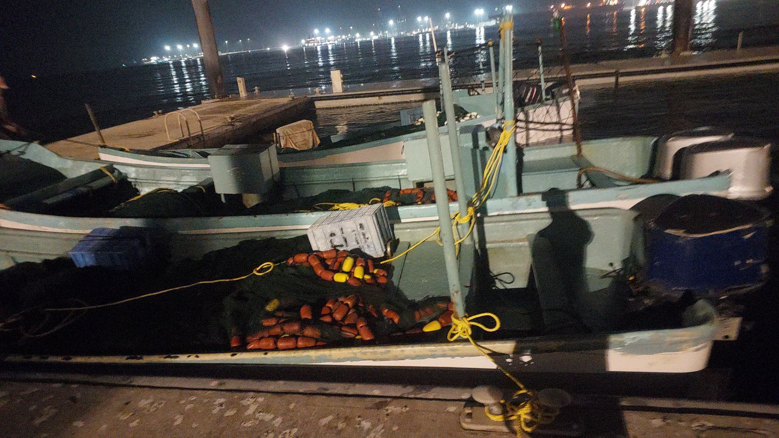 فريق الرقابة السمكية يضبط عدد من العمالة الوافدة المخالفة