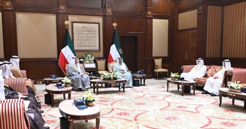 سمو الأمير يستقبل وزير العدل لأداء اليمين الدستورية