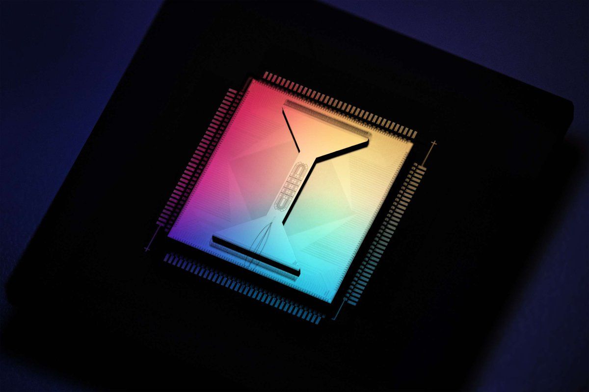 مذكرة تفاهم بين جامعة حمد بن خليفة وشركة "Quantinuum" لتطوير الحوسبة الكمية في قطر