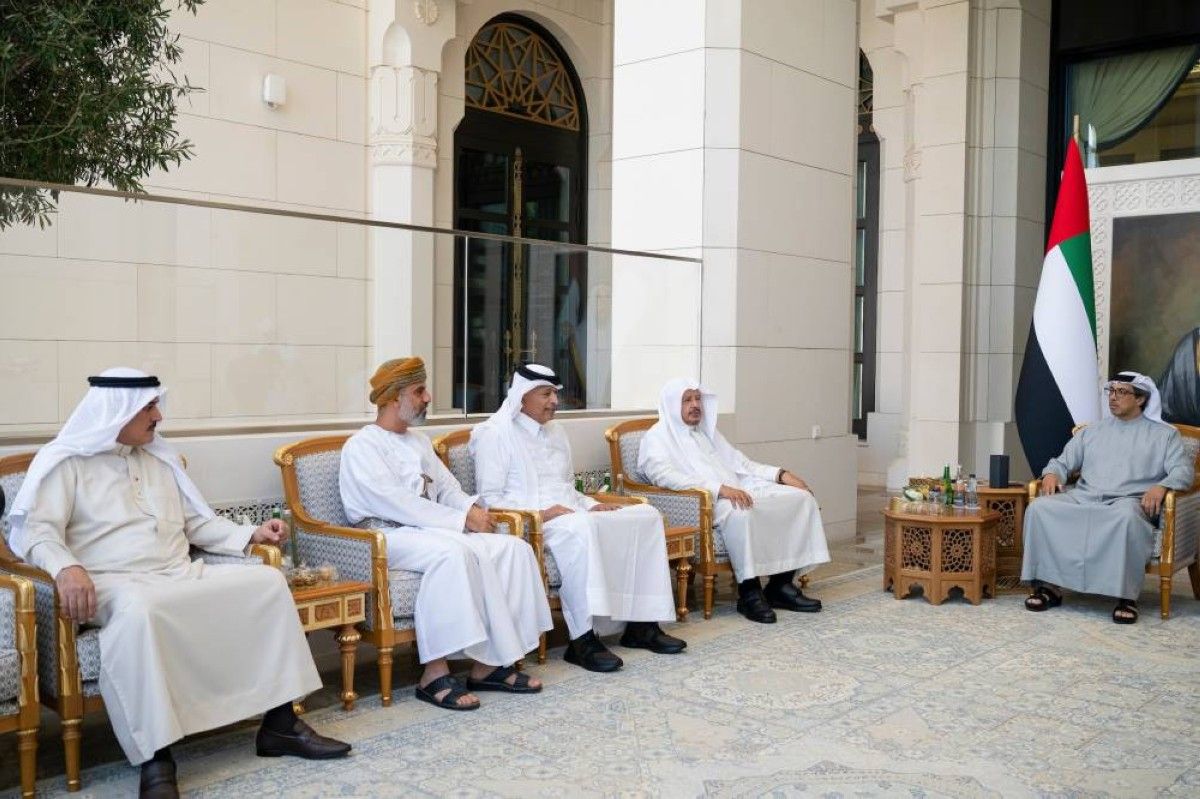 منصور بن زايد يبحث مع رؤساء «الشورى» و«النواب» بالخليج تعزيز التعاون