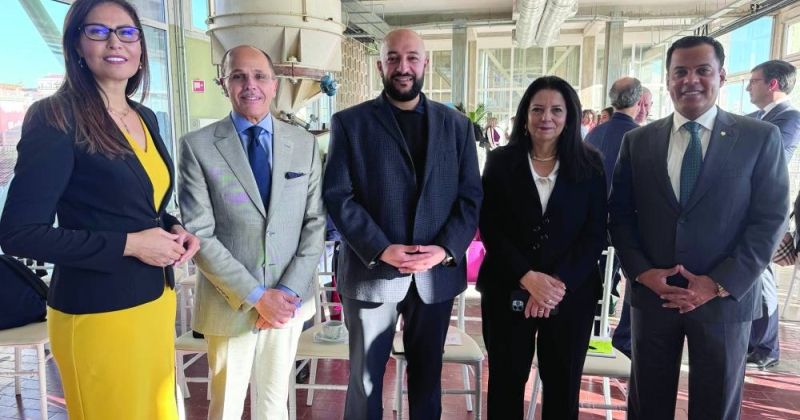 السفير الهزيم وداود معرفي وعدد من المشاركين