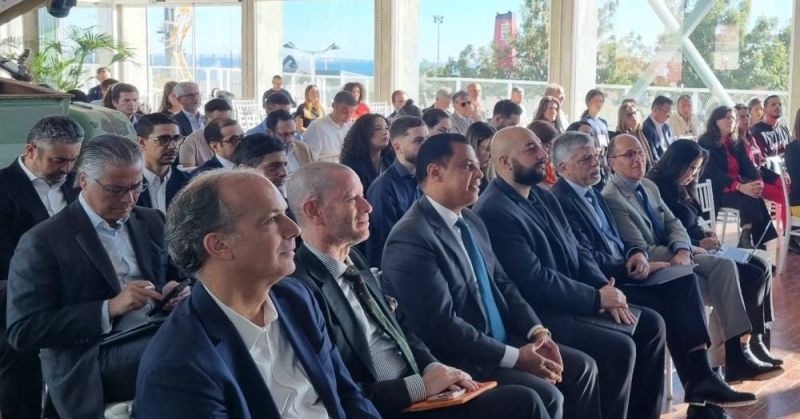 السفير الهزيم: استعراض التجارب الكويتية الرائدة خلال الملتقى العربي للتكنولوجيا في لشبونة