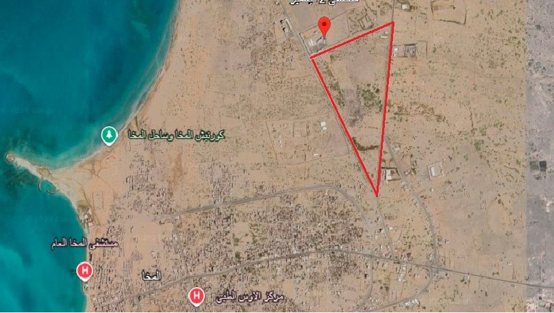 بمساحة 2 كيلو متر.. مواطنون يشكون من مساع للاستيلاء على أراضيهم بالقوة بحجة إنشاء حديقة عامة بالمخا غربي تعز