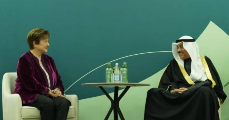 ممثل سمو الأمير بحث مع مدير «صندوق النقد» التطورات العالمية وتعزيز التعاون المشترك