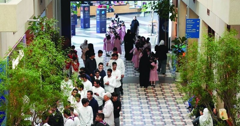 من استقبال المركز لطلبة المدارس