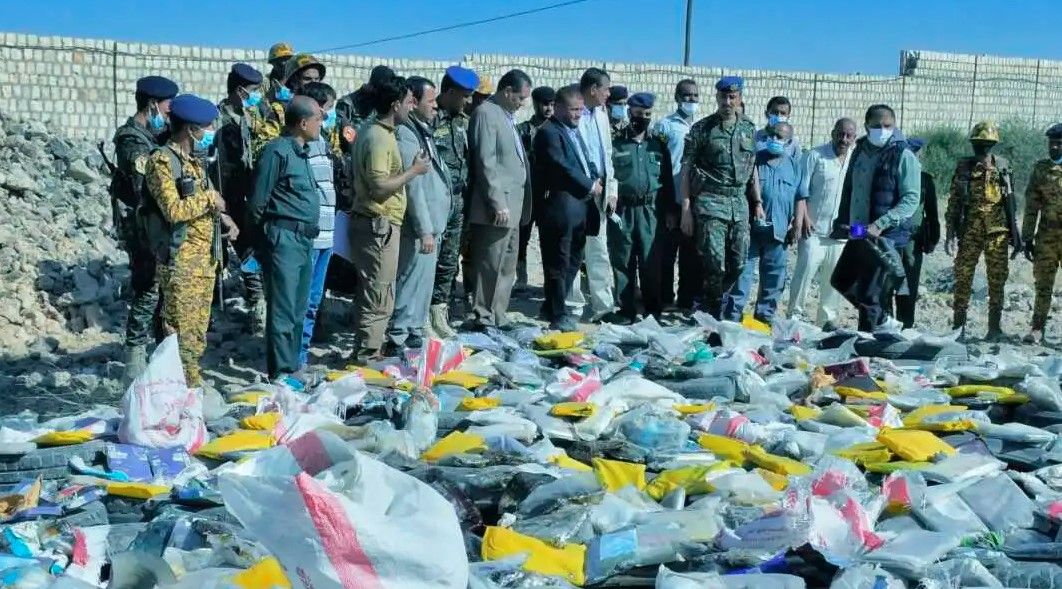 تقدر قيمتها بـ60 مليون دولار.. إتلاف طن ونصف من الحشيش المخدر بمأرب