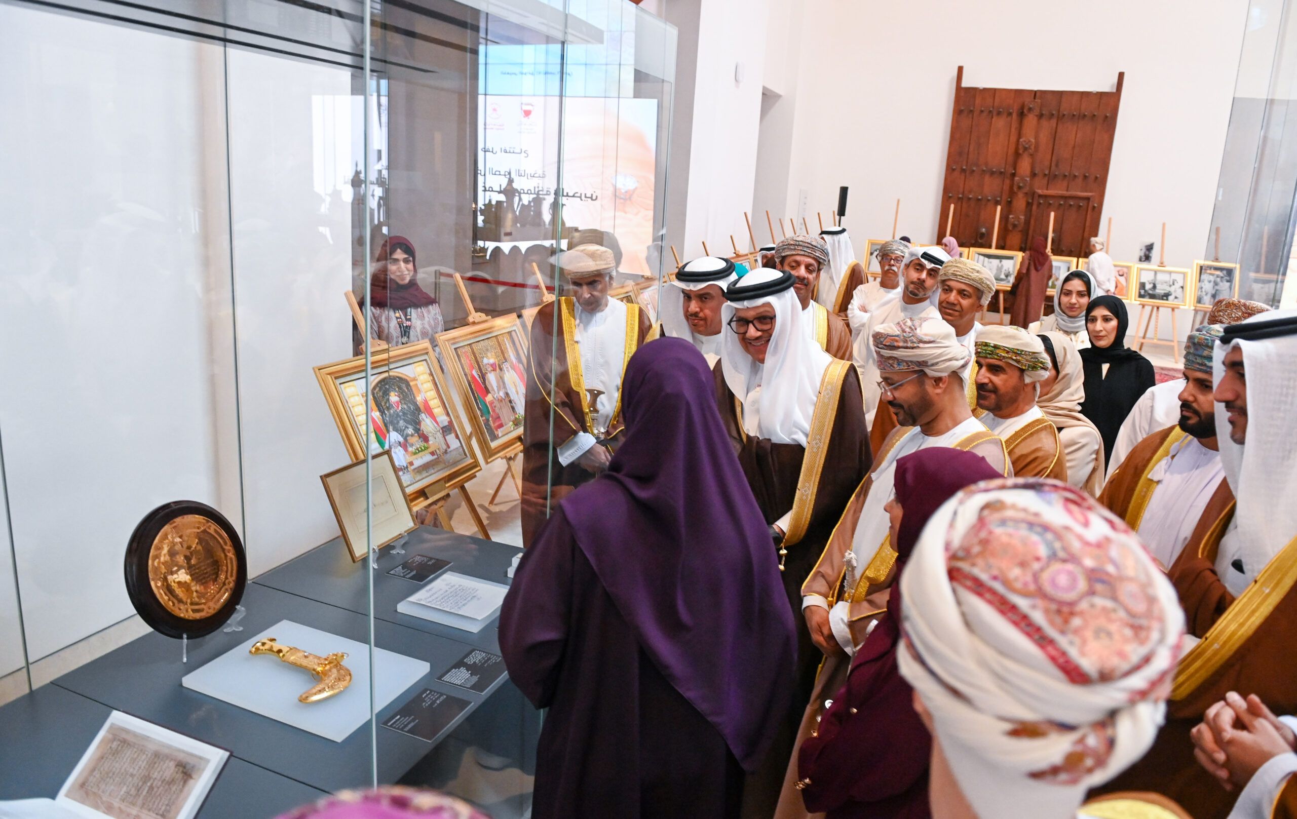 استعراض الروابط التاريخية بين سلطنة عُمان والبحرين بالمتحف الوطني