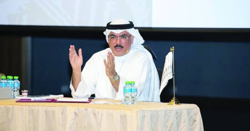 الوزير متحدثاً في لقائه مديرات رياض الأطفال