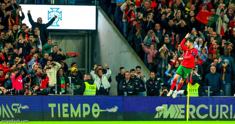 رونالدو يصنع ويسجل.. البرتغال تضرب بولندا بخماسية