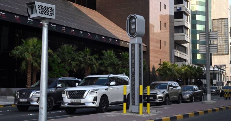 الكاميرات المرورية بالذكاء الاصطناعي تضبط حركة المرور (تصوير نايف العقلة)