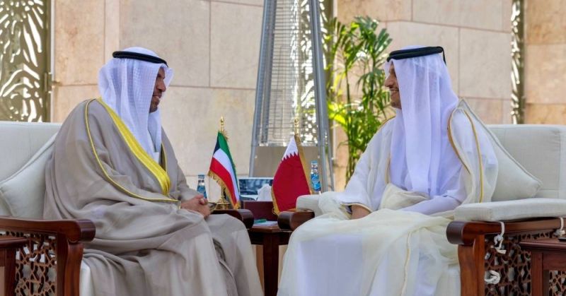 مبعوث سمو الأمير يبحث مع رئيس الوزراء وزير خارجية قطر سبل تعزيز العلاقات وآخر التطورات الإقليمية والدولية