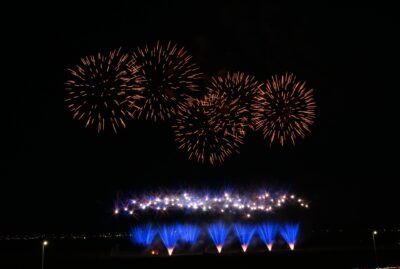 عروض للألعاب النارية احتفالاً بـالعيد الوطني الـ54 المجيد