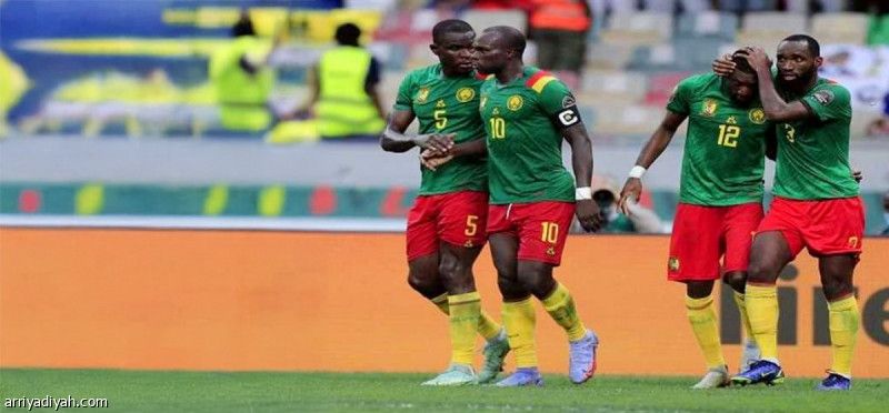 مهاجم ضمك يقود الكاميرون إلى الصدارة