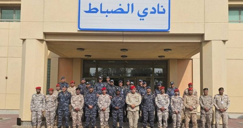 الوفد الأمني القطري خلال زيارته معسكر قوات الأمن الخاص