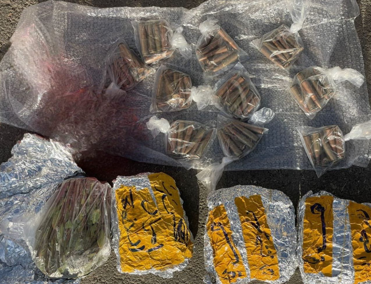 “جمارك صرفيت” تحبط محاولة إدخال طلقات نارية ومخدر القات