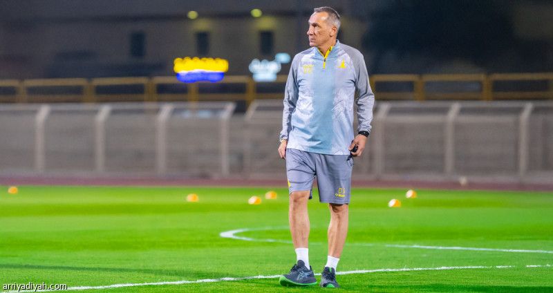 دونيس: يمكننا الفوز على الهلال