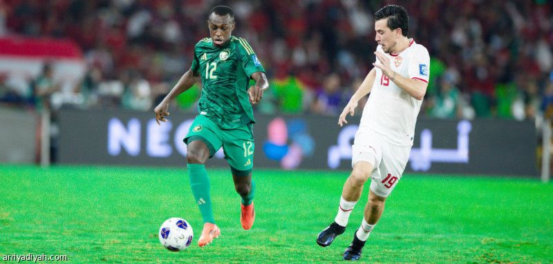 خسارة تاريخية تعقد حسابات الأخضر