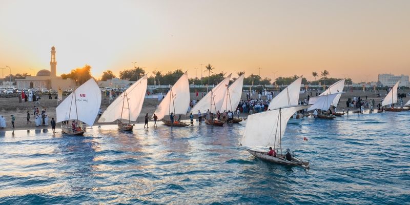 ولاية صحار تشهد إقامة مسابقات بحرية وشاطئية