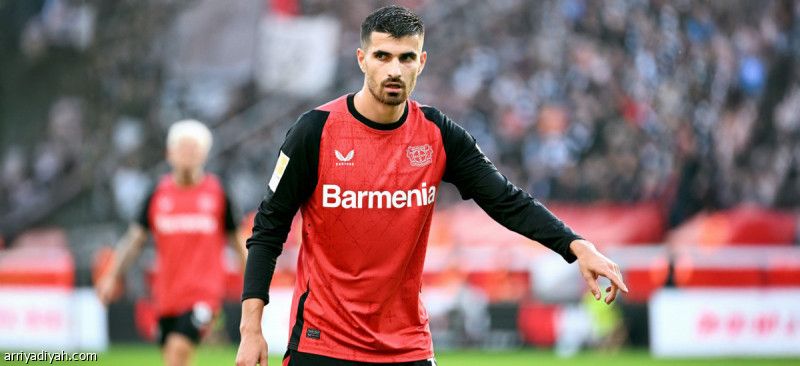 كسر يُغيب تيرير إلى نهاية العام