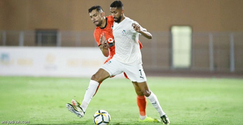 دوري يلو.. صراع قمة وديربي في حائل