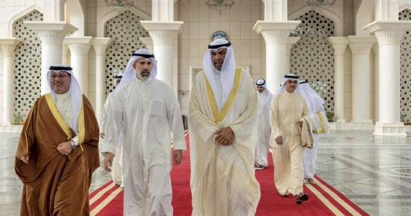 مبعوث سمو الأمير يتوجه إلى البحرين لتسليم دعوة من سموه لملك البحرين لحضور القمة الخليجية