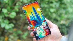 أبل وسامسونج سيطلقان هواتف نحيفة في 2025