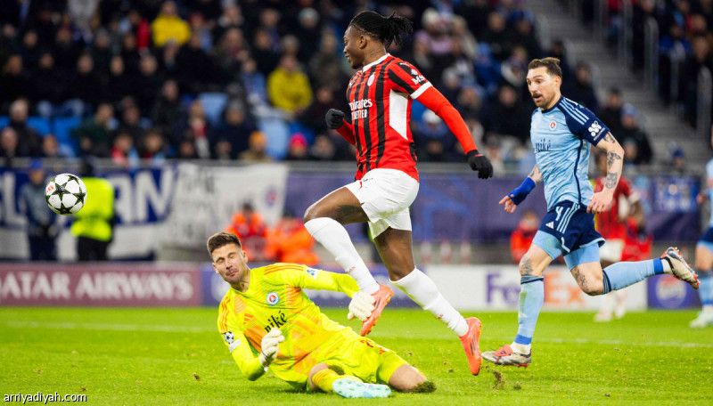 ميلان يسجل الانتصار الثالث