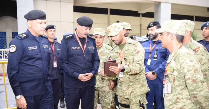 الفريق النواف يتفقد الاستعدادات والتجهيزات الأمنية واللوجستية لانعقاد القمة الخليجية