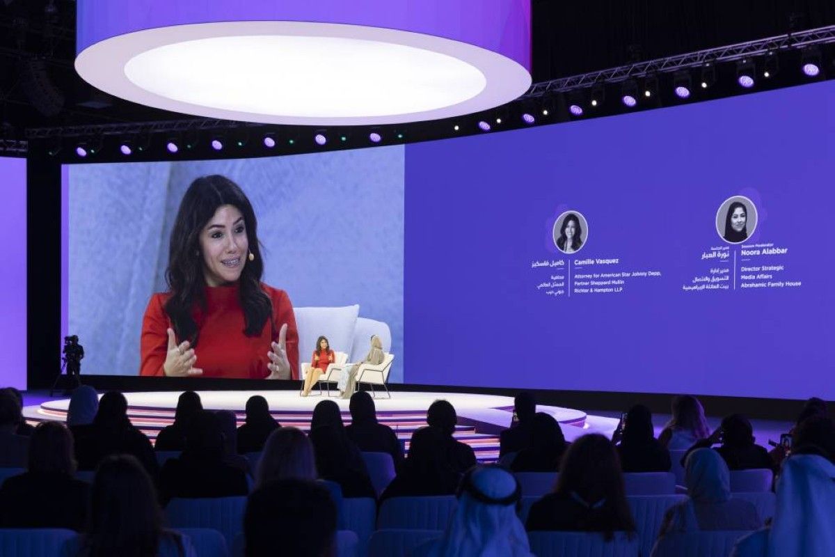 كاميل فاسكيز تقدم قصة تألقها في مهنة المحاماة