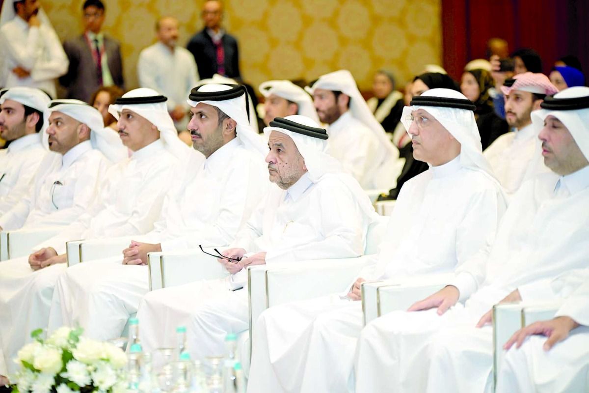 جامعة قطر تناقش تحولات الأعمال في عصر الذكاء الاصطناعي