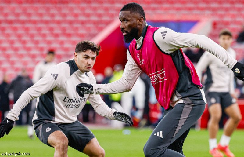 دياز يعوض فيني.. وميندي يعود إلى قائمة أنشيلوتي