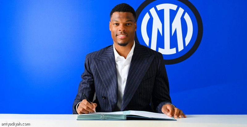 إنتر ميلان يبقي دومفريس حتى 2028