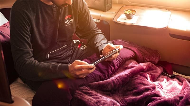 حتفالًا بسباق جائزة قطر الكبرى الخطوط الجوية القطرية توفر مقتنيات مميزة على متن طائرتها خاصة بالفورمولا 1