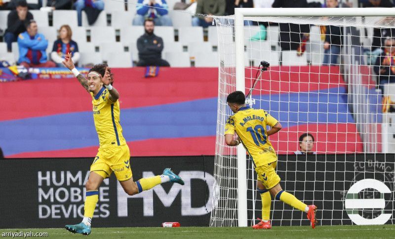 بعد 53 عاما.. لاس بالماس يفسد ليلة برشلونة