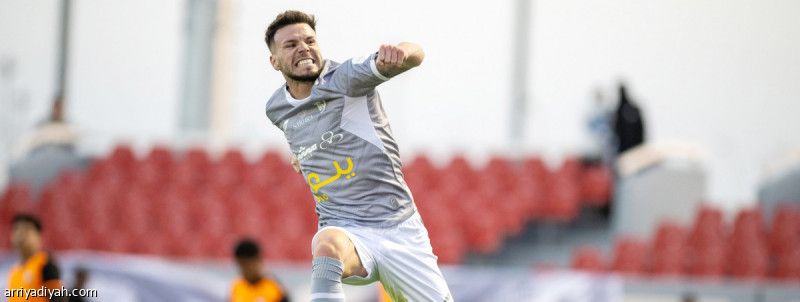 بثلاثية.. الطائي ينتزع نقاط الصفا