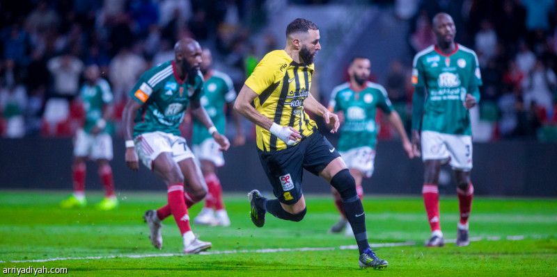 المرة الثانية.. بنزيما يسجل ويصنع