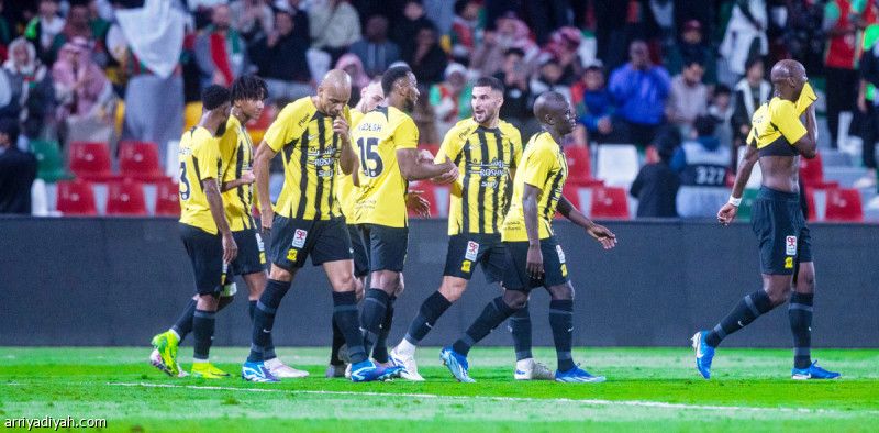 برباعية الاتفاق.. الاتحاد يحكم القبضة على الصدارة