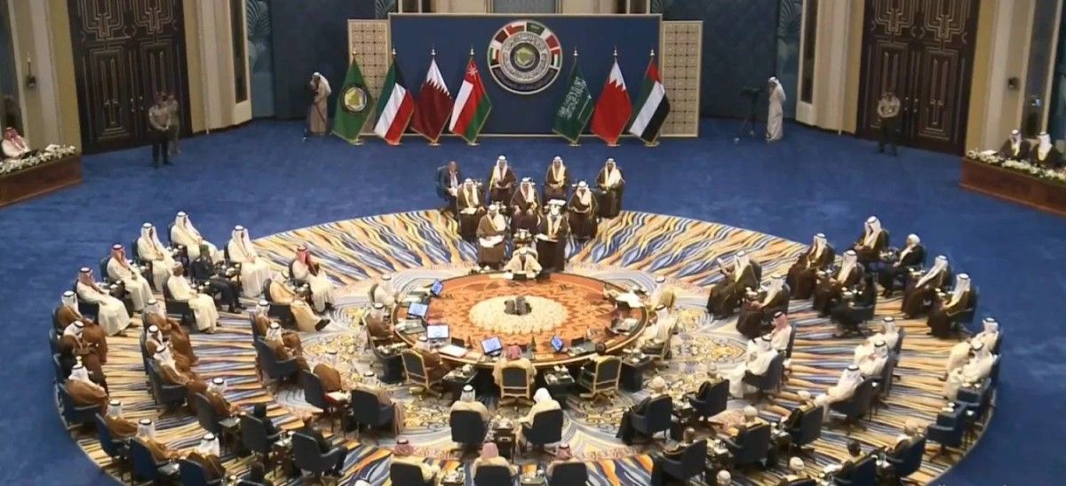 قمة "التعاون" في الكويت تدعو إلى تعزيز التضامن الخليجي لمواجهة الأوضاع الاقليمية
