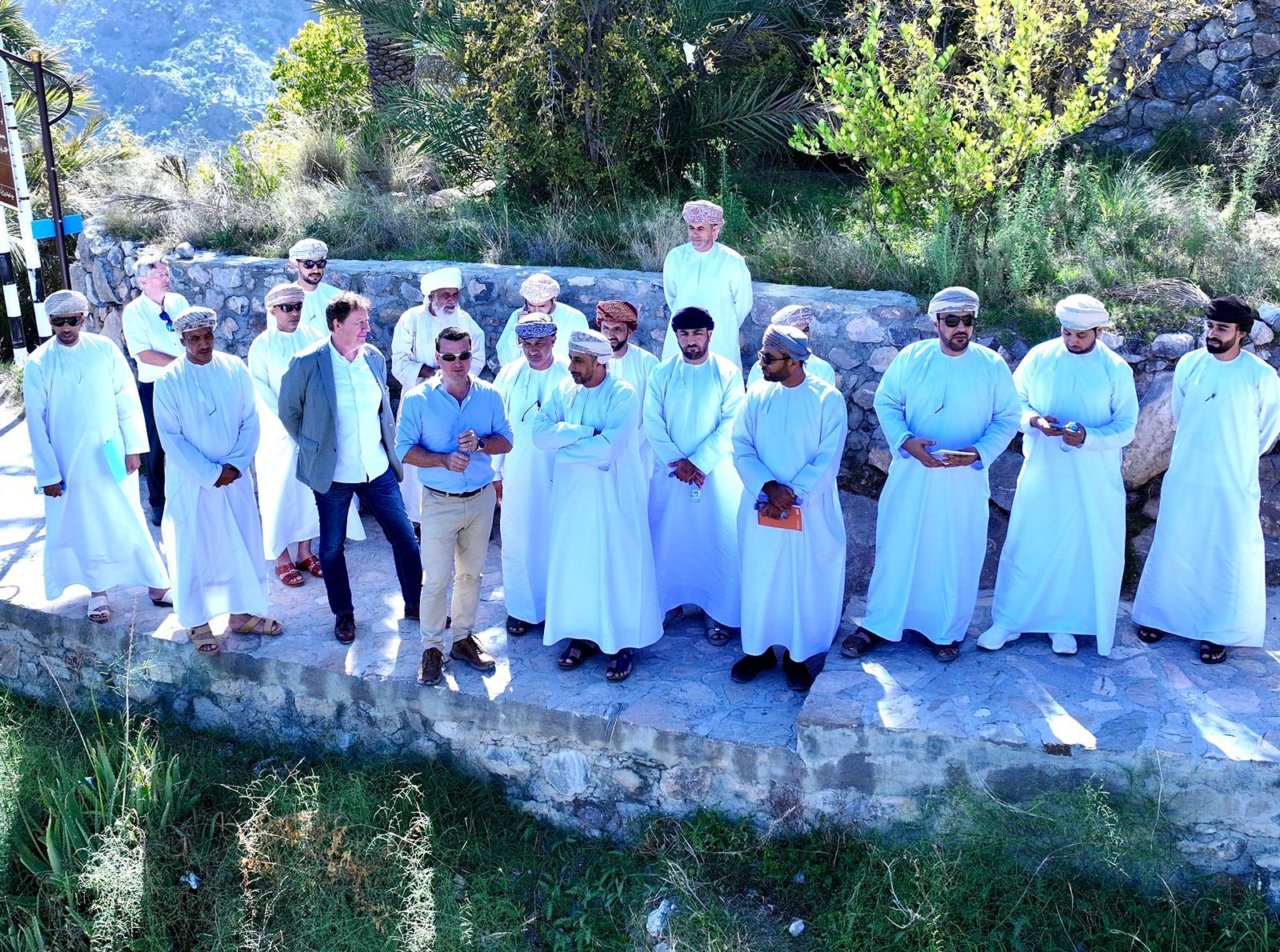 حظيت بتوجيهات سامية .. محافظ جنوب الباطنة يقف على مشروع تطوير قرية “وكان” السياحية