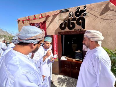 حظيت بتوجيهات سامية .. محافظ جنوب الباطنة يقف على مشروع تطوير قرية “وكان” السياحية