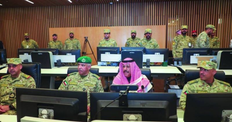 الشيخ فيصل النواف يتابع عمل قوة الواجب من غرفة العمليات