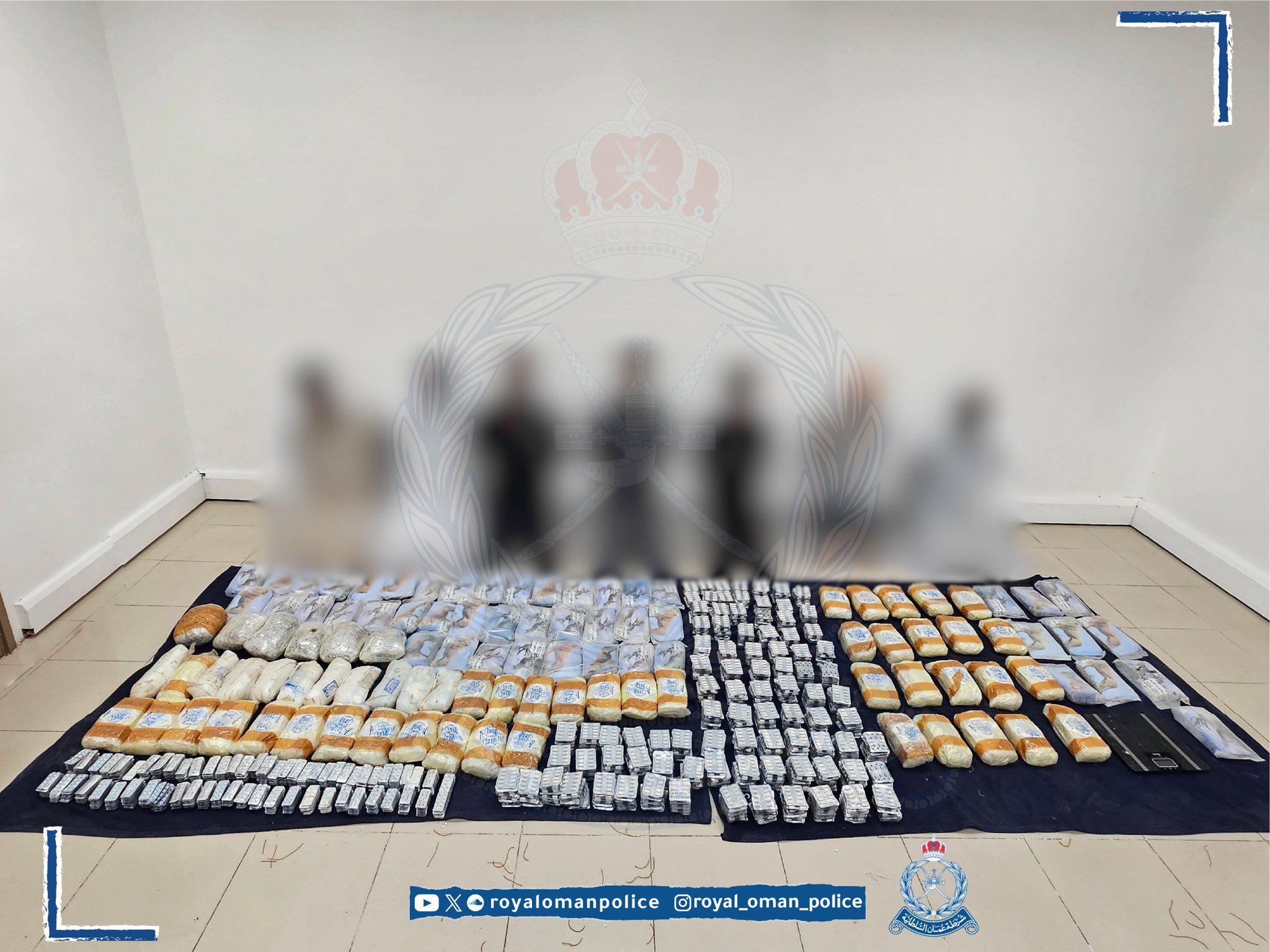 القبض على 7 أشخاص بينهم مواطن بتهمة تهريب المخدرات