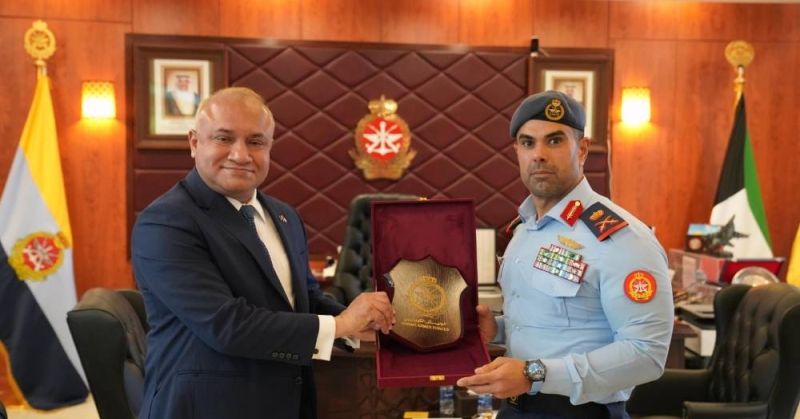 نائب رئيس الأركان يبحث مع سفير بنغلاديش موضوعات مشتركة