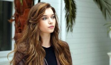 ترفية : إشادة واسعة في تركيا بما فعلته نجمة “طائر الرفراف” تجاه والدتها