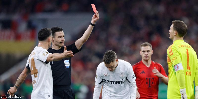 «الحمراء الأولى» توقف نوير مباراتين