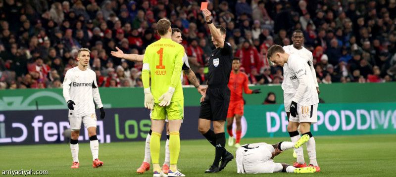 الحمراء الأولى توقف نوير مباراتين