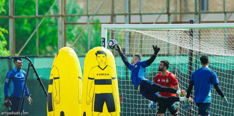 بيولي يضم الأجانب الـ 10 إلى رحلة جدة